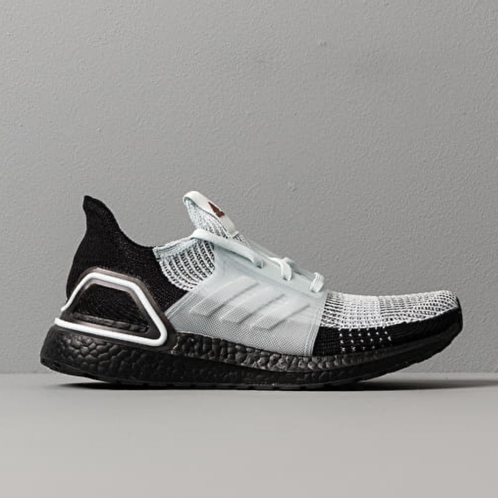 Womens Adidas Ultraboost 19 Size 9